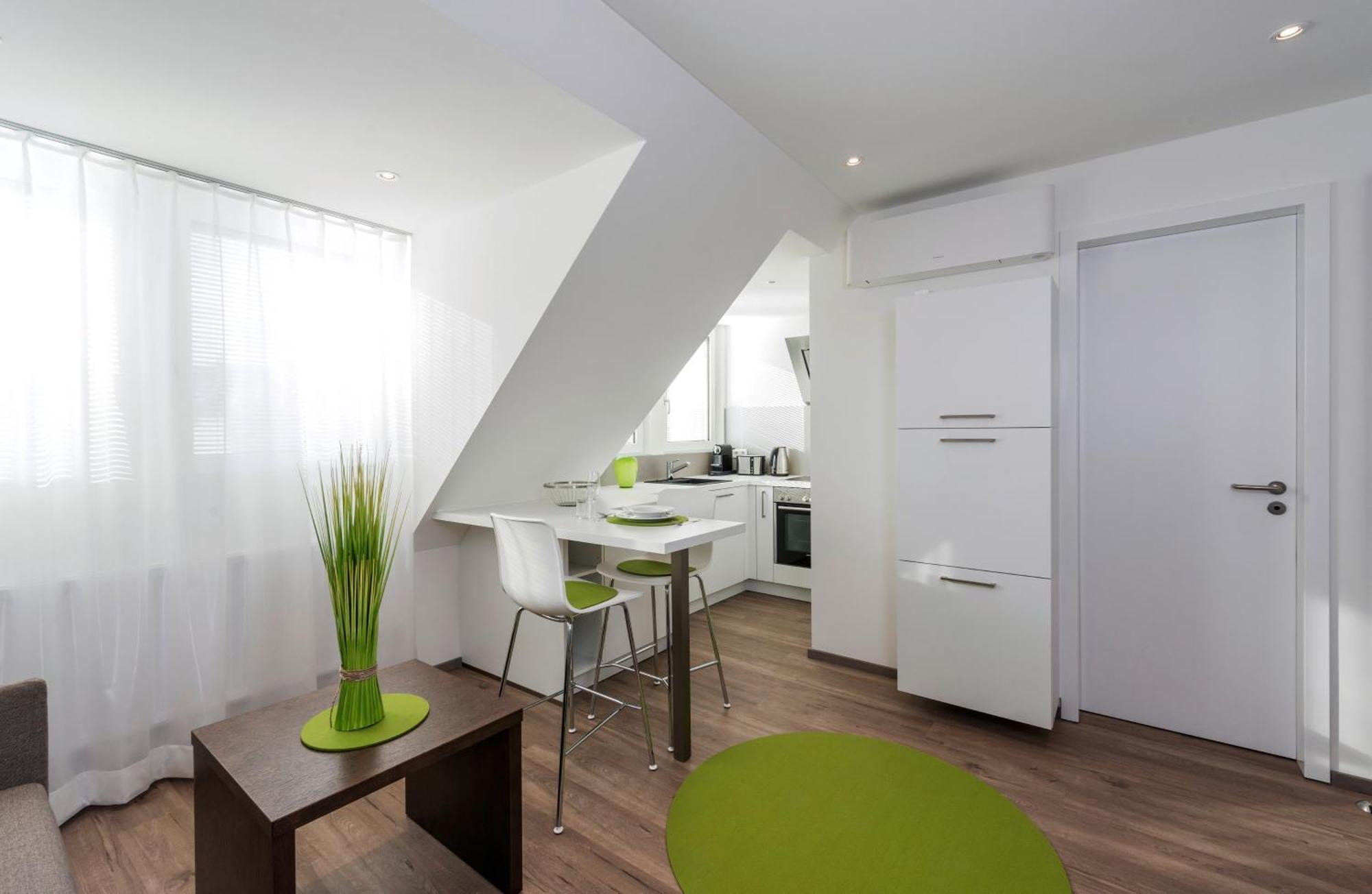 N Serviced Apartment *